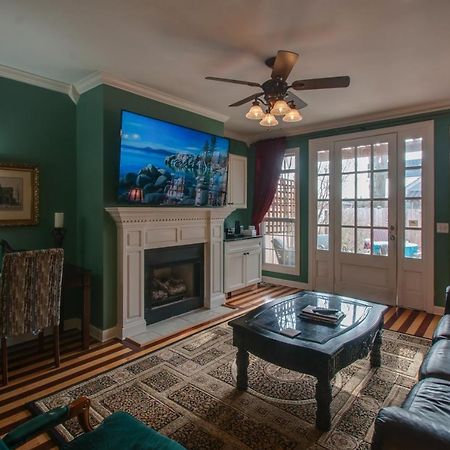 Vacation Home 5 Mins To Down Town 2 Bedrooms 2 Baths Garden Area Hot Tub Nashville Exterior photo