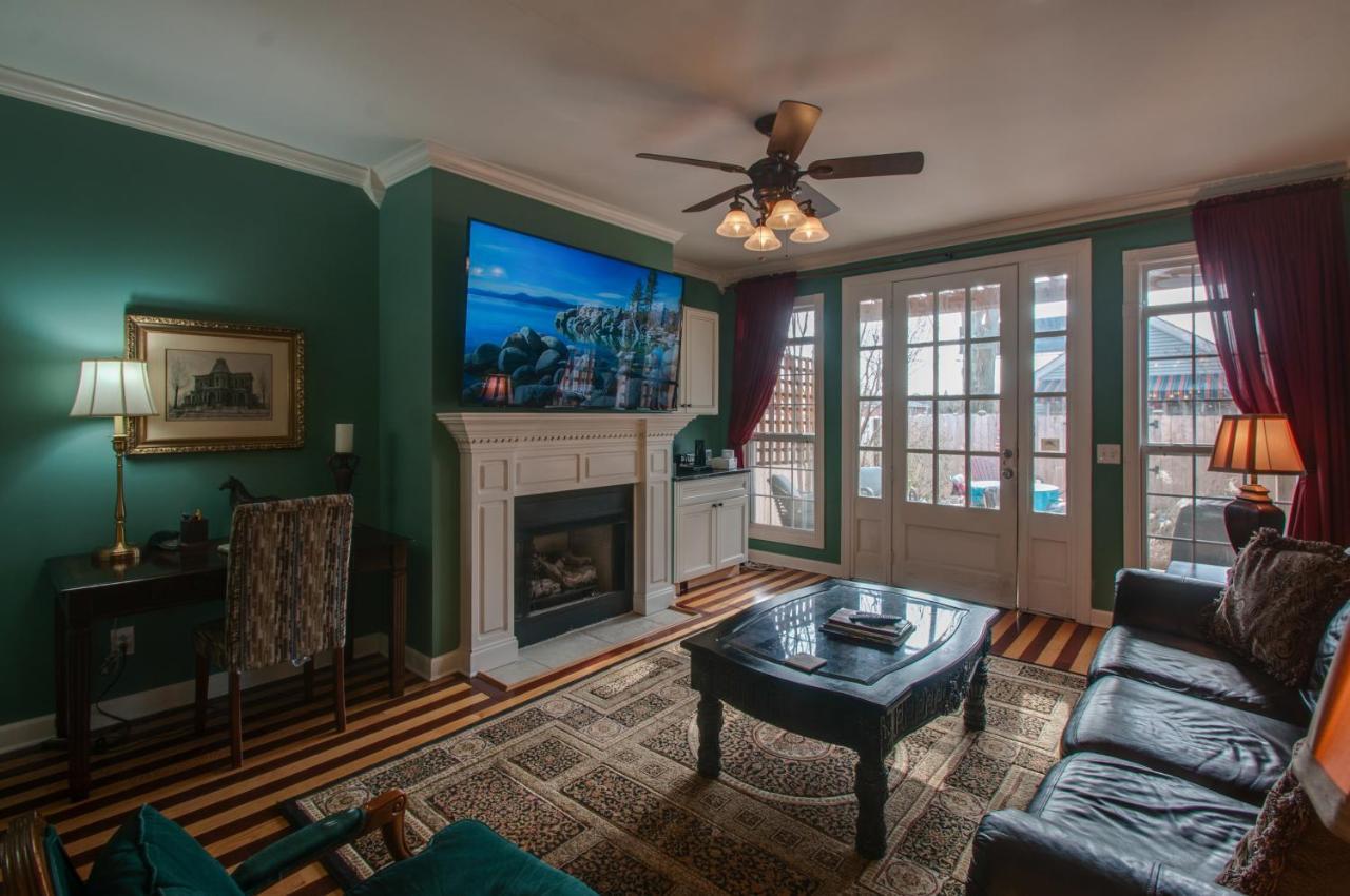 Vacation Home 5 Mins To Down Town 2 Bedrooms 2 Baths Garden Area Hot Tub Nashville Exterior photo
